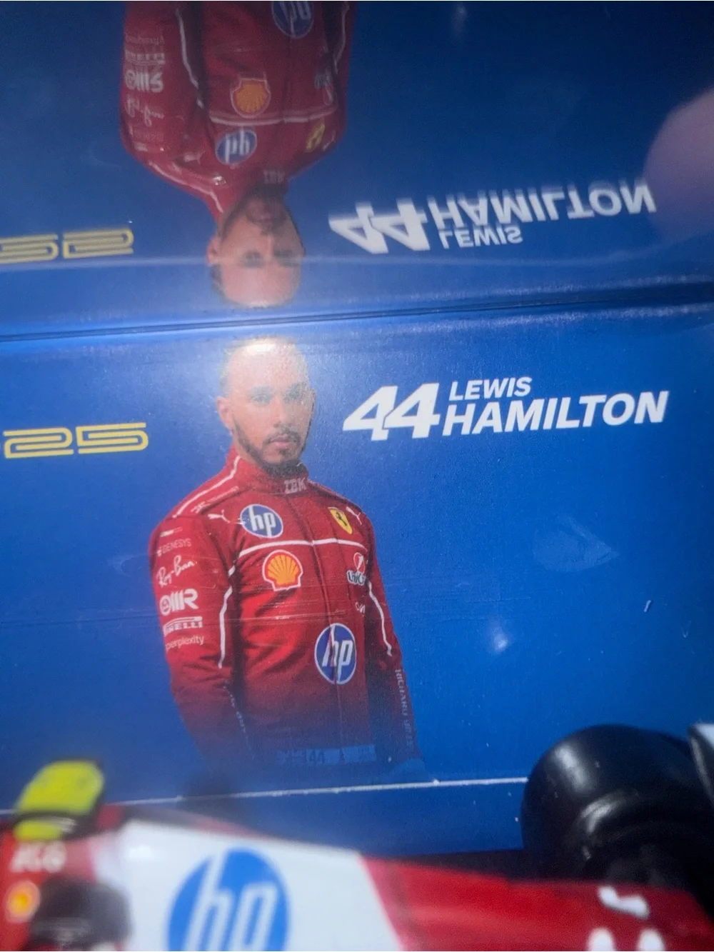New BURAGO 18-36852-H FERRARI - F1 SF-25 TEAM SCUDERIA FERRARI L. Hamilton
